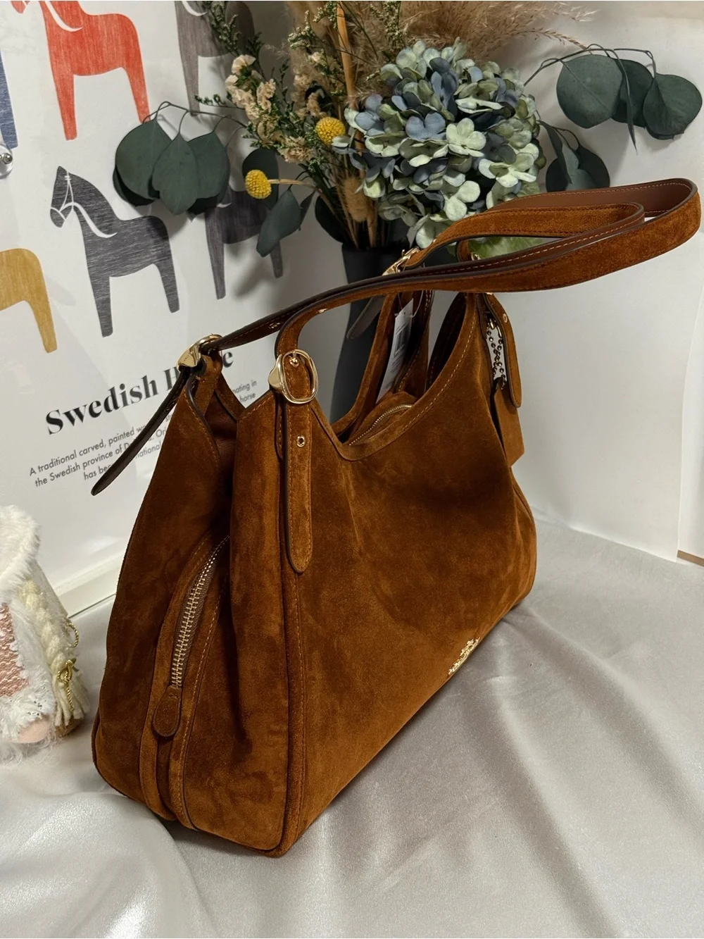NWT coach Erin Shoulder Bag  Gold/Warm Brown cet41